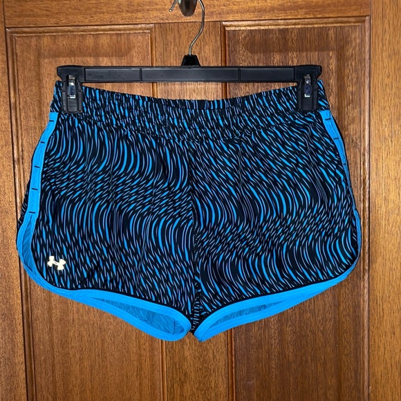 Under Armour Pants - 🌺 UNDER ARMOUR LADIES SHORTS. SIZE MEDIUM. 🌺
